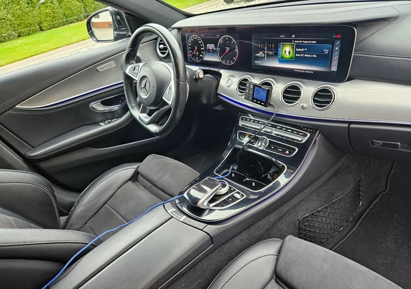 Mercedes-Benz Klasa E cena 124900 przebieg: 176000, rok produkcji 2017 z Nowe Miasto Lubawskie małe 254
